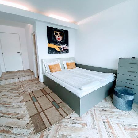 Noah River House Orsova Bagian luar foto