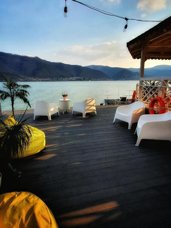 Noah River House Orsova Bagian luar foto