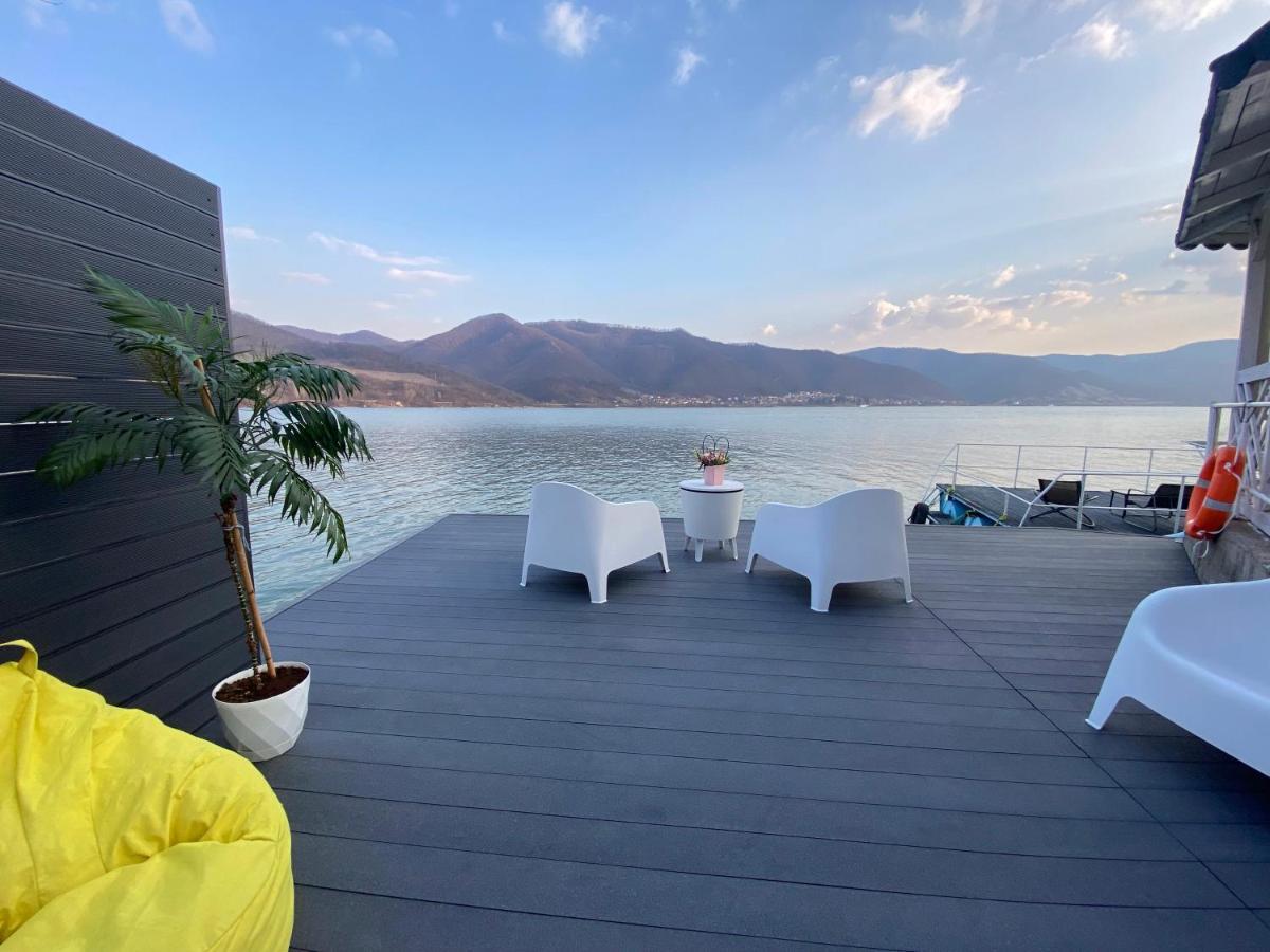 Noah River House Orsova Bagian luar foto